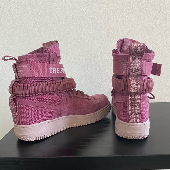 Women’s Nike High Top Sneakers - Picture 3 of 3